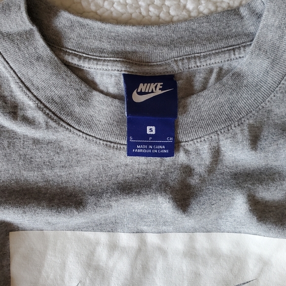 Nike Crop Crew Neck Size Small - Picture 4 of 4